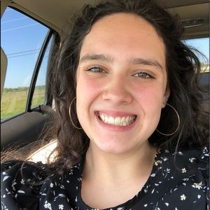 Meet your Posher, Hannah